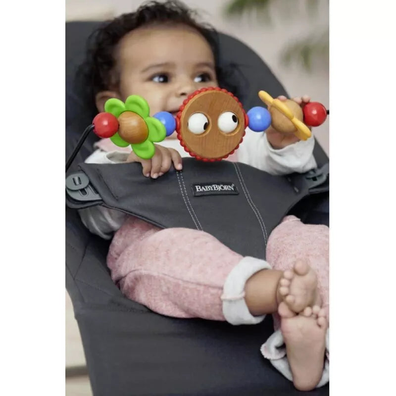 Gultukas BABYBJÖRN BLISS MESH Grey Beige + medinis žaislas