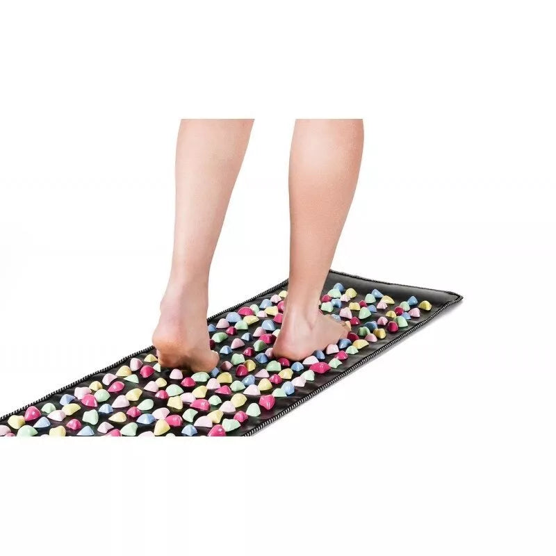 Pėdų masažo kilimėlis su plastikiniais „akmenukais“